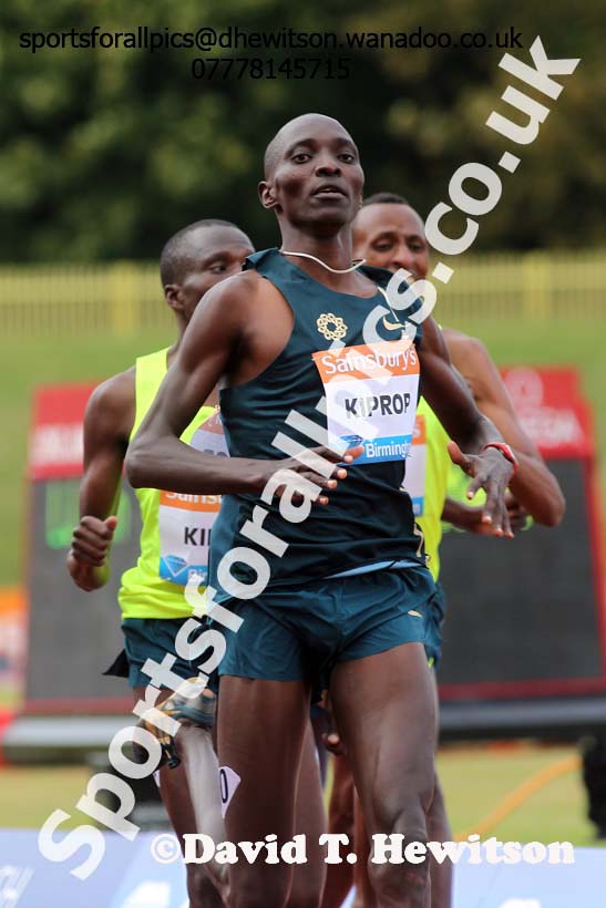 Asbel Kiprop winning the Emsley Carr Mile at the Sainsbury's Birmingham Grand Prix. Photos: David T. Hewitson/Sports for All Pics